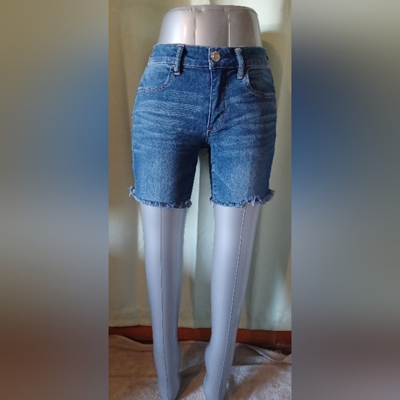 American Eagle Dark Indigo Blue Denim Raw Hem Shorts - Picture 3 of 7